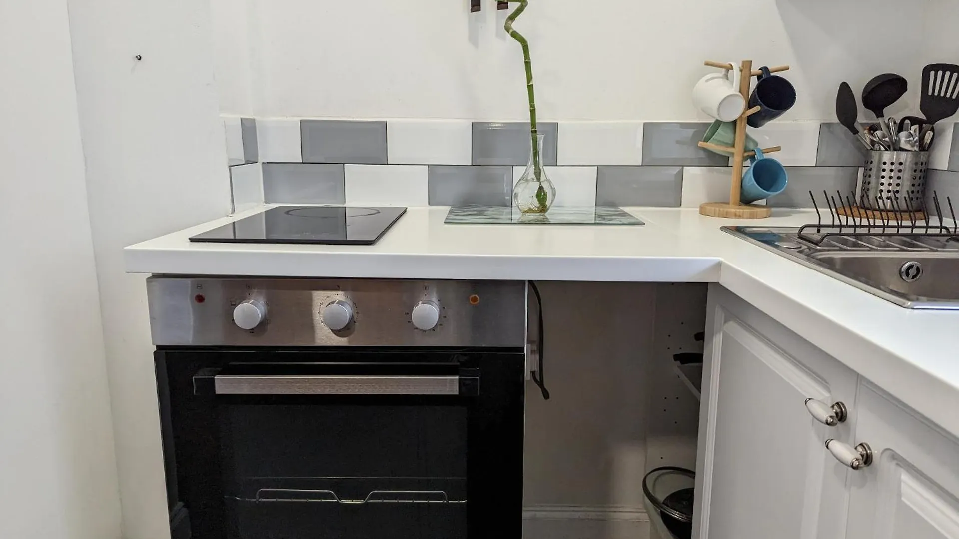 Serene 1 Bedroom Flat In Roath Cardiff