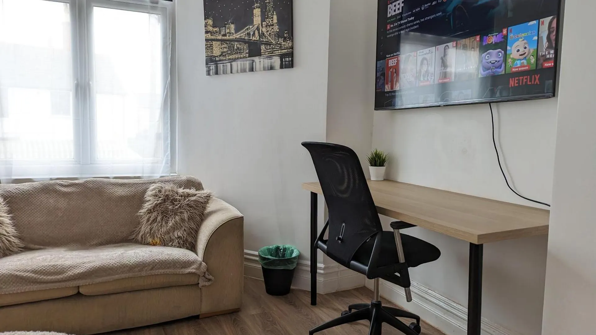 Serene 1 Bedroom Flat In Roath Cardiff 0*,